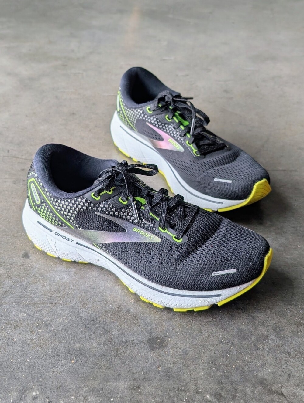 Brooks Ghost 14 Road Running Shoes Black Yellow women's size 9
